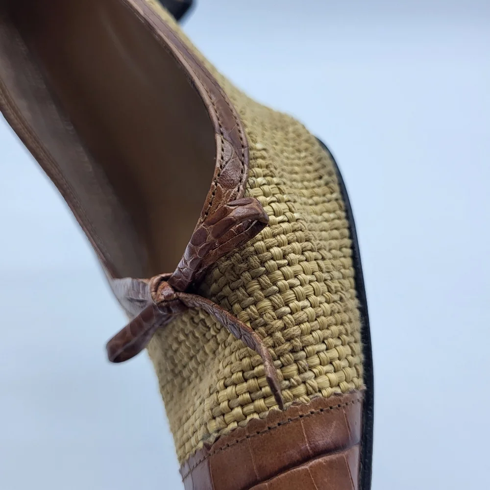 Stuart Weitzman Tan Weave Reptile Brown Trim Classic Feminine Kitten Heel - Picture 13 of 14
